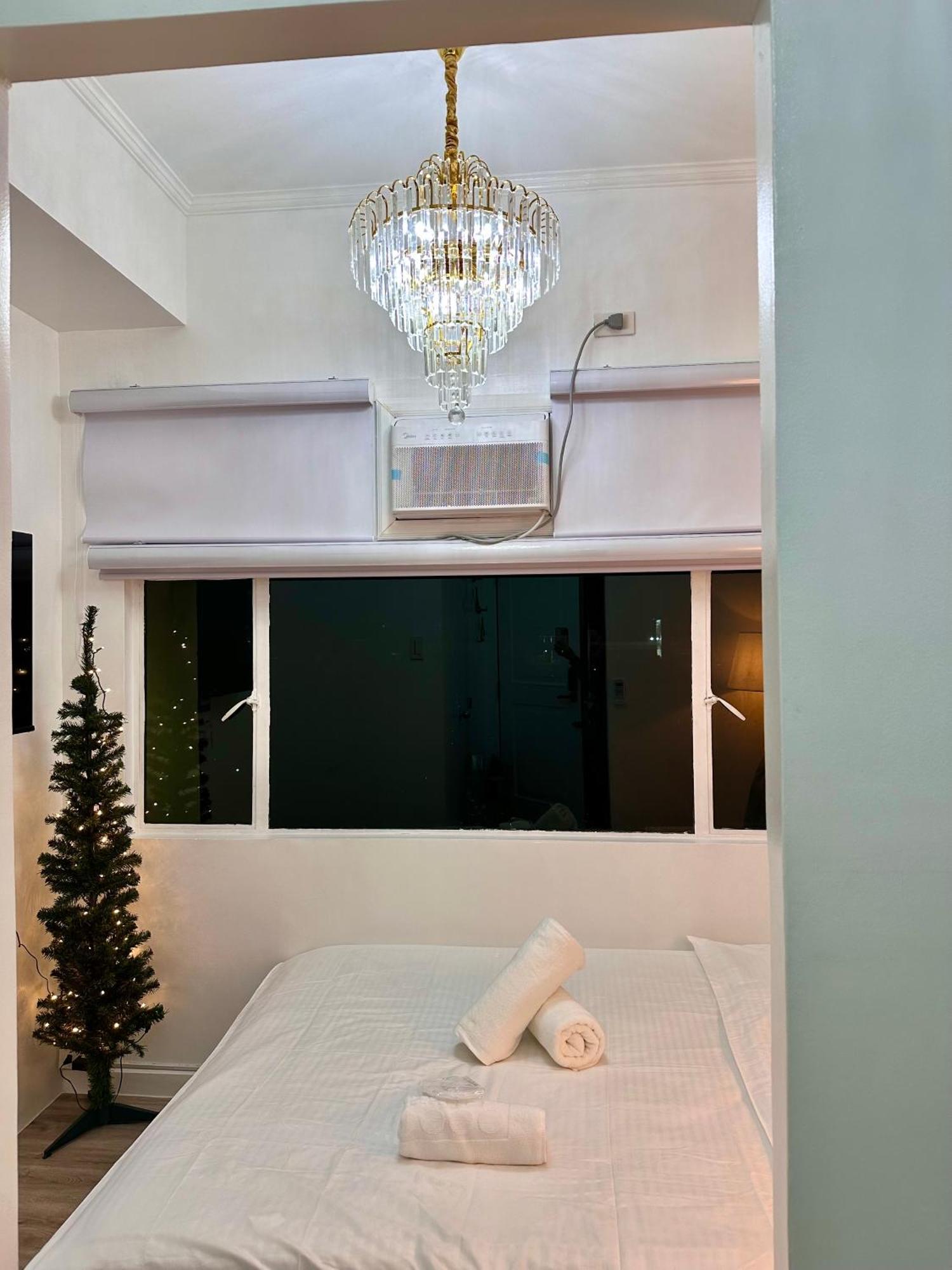 Studio Two Condominium, Alabang - Gold Fiber Wi-Fi -Netflix Ready Muntinlupa City Εξωτερικό φωτογραφία